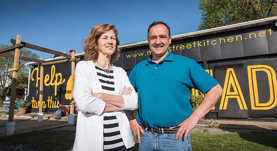 Lauraville Making Lemoade