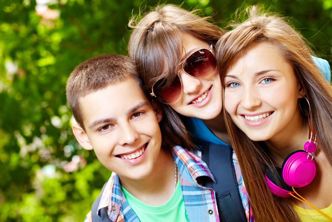 фотообои для подростковой комнаты мальчика. комната подростка 3д. что такое 3д моделирование для школьников. школьники подростки. счастливый подросток олин.