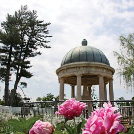 Spring tomb