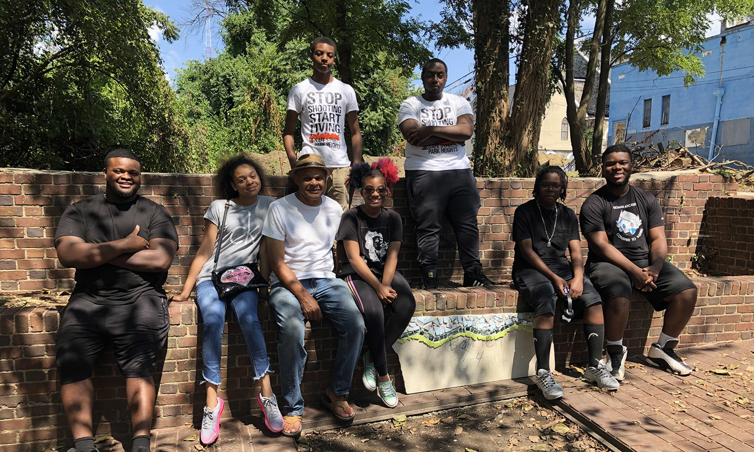 Baltimore Clayworks and City Youth Create TileMosaic Mural in Park