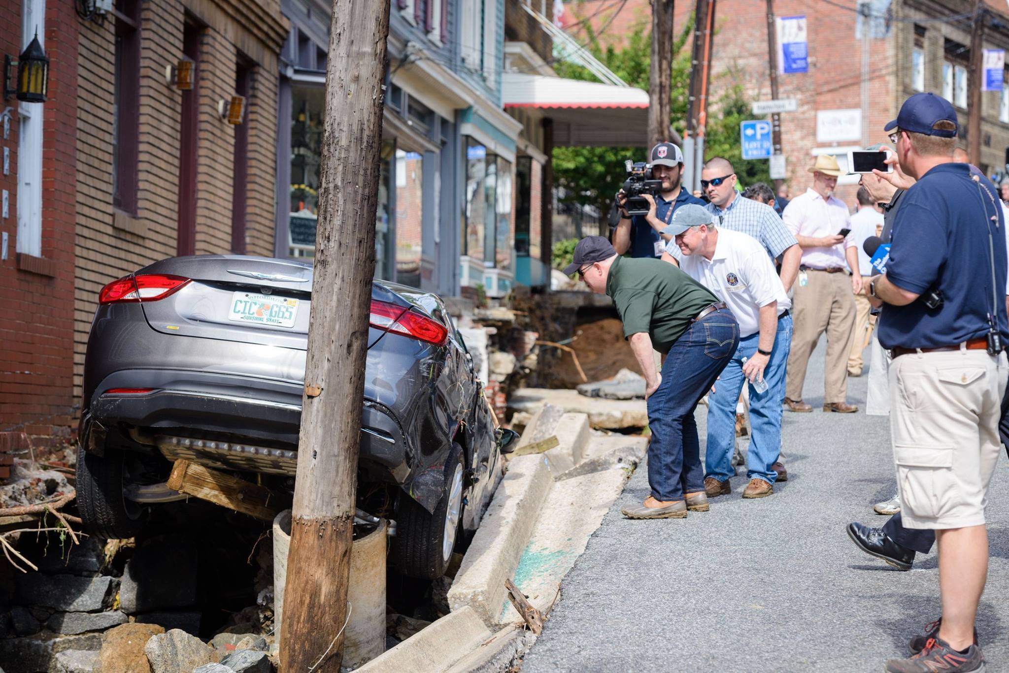 Community Gathers After Flood Devastation in Ellicott City - Baltimore ...