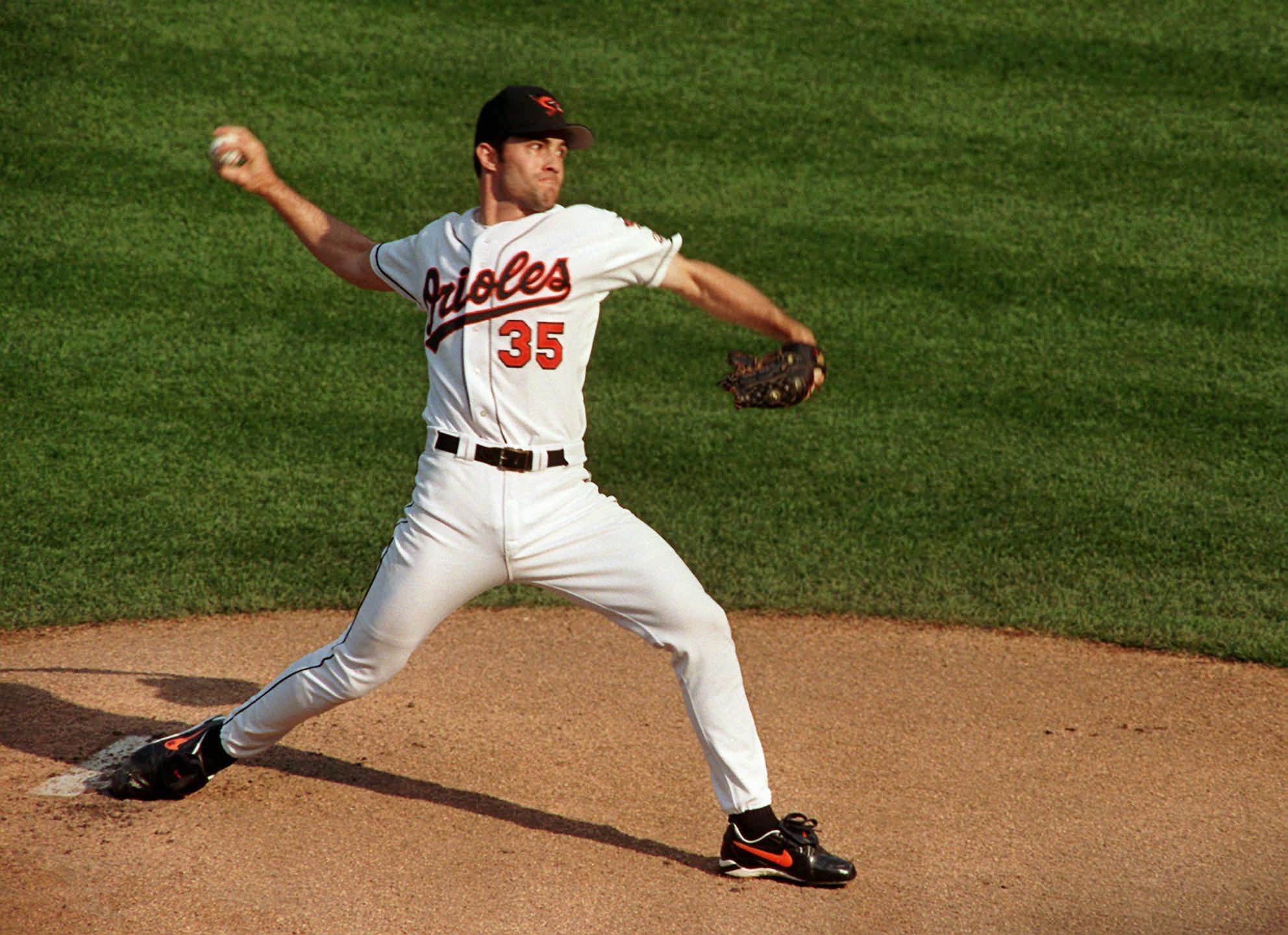 Will Mike Mussina Wear an Orioles or Yankees Hat Into the Hall of Fame? -  Baltimore Magazine