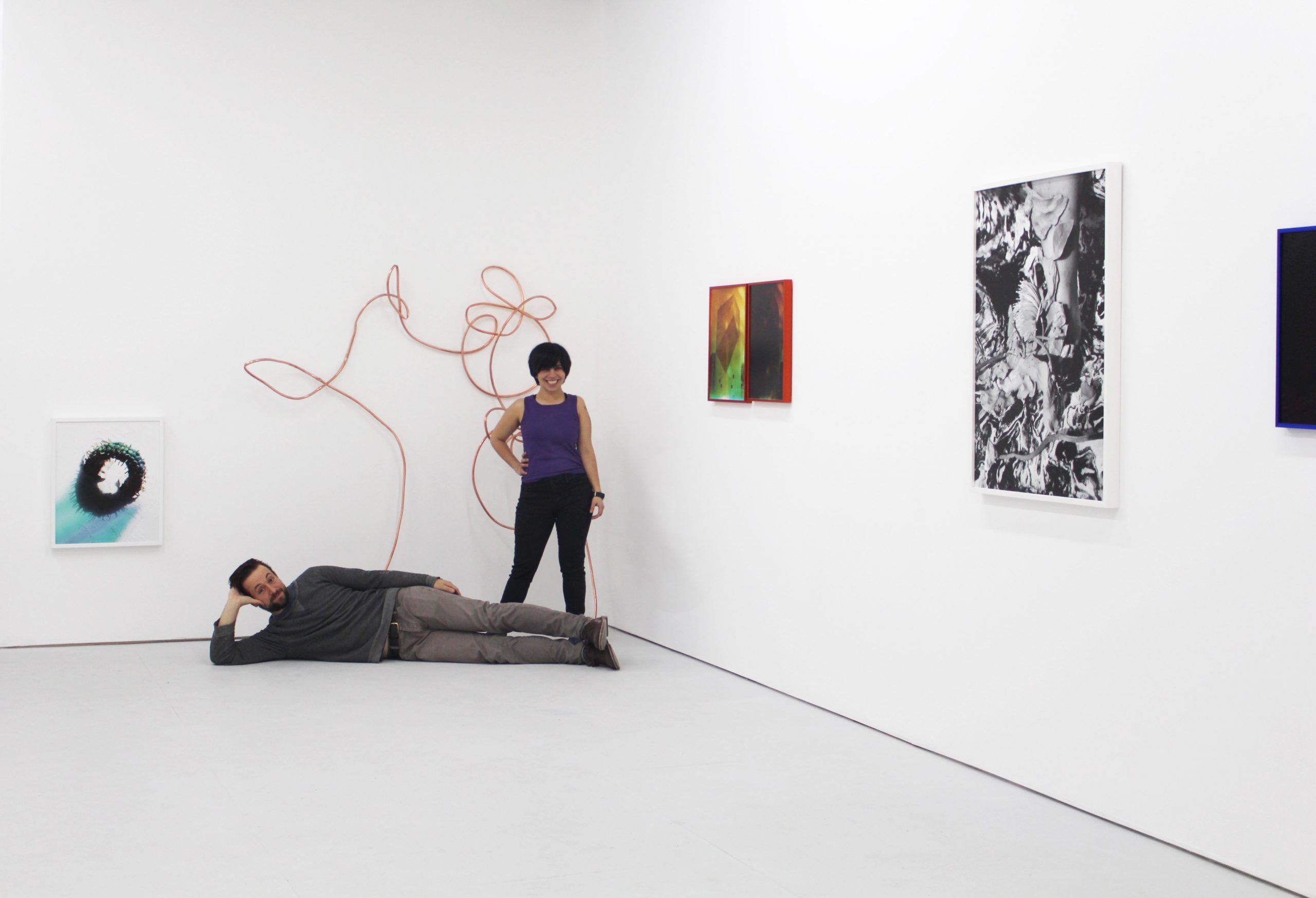 Современное искусство 8 класс. Современное искусство 8 класс. Современное искусство а3. Предметы современного искусства. Мозаика из журнальных вырезок.