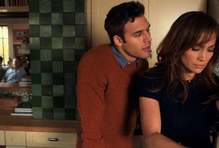 REVIEW-THE-BOY-NEXT-DOOR