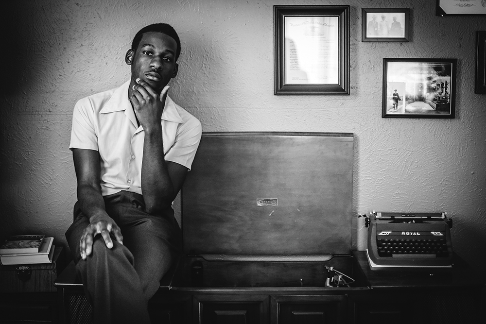 Wl  Leon  Bridges