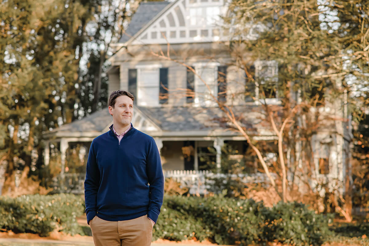 This Popular Instagram Account Tells the Stoop Stories of the City, image size:1200x800