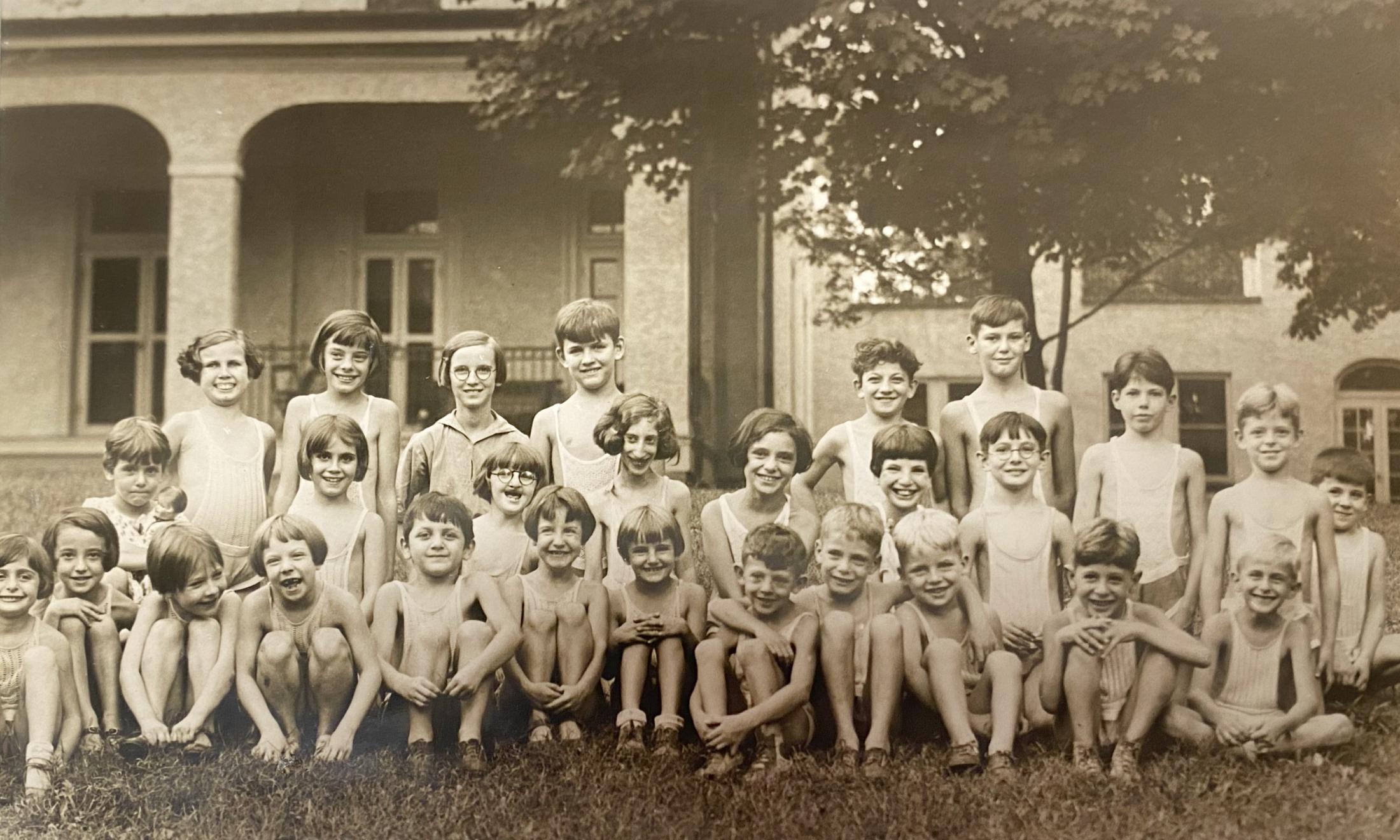 1920s group of Happy Hills patients