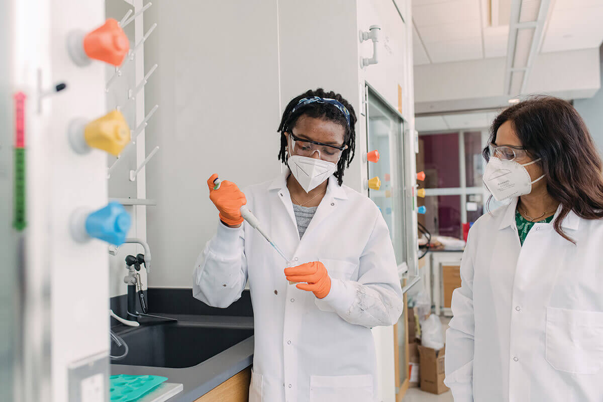 Deepa-Madan-ILSB-lab22-1961_CMYK