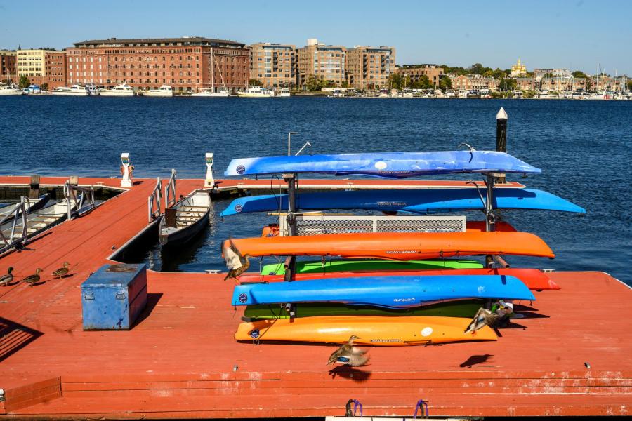 The Canton Kayak Club Wants Baltimoreans on the Water