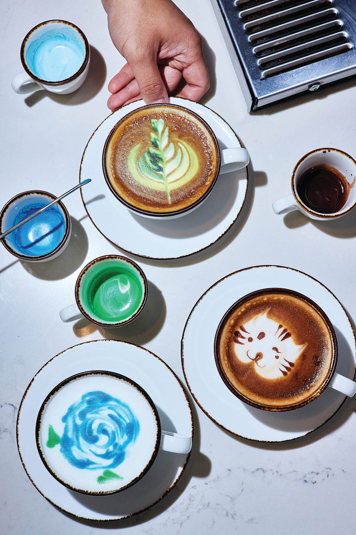 Rainbow Latte Art Cafe Fili_Trend_2023-04-24_TSUCALAS_2C7A1738_CMYK