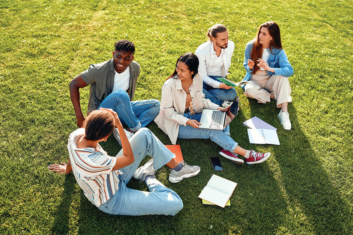 shutterstock_2479574589_CMYK